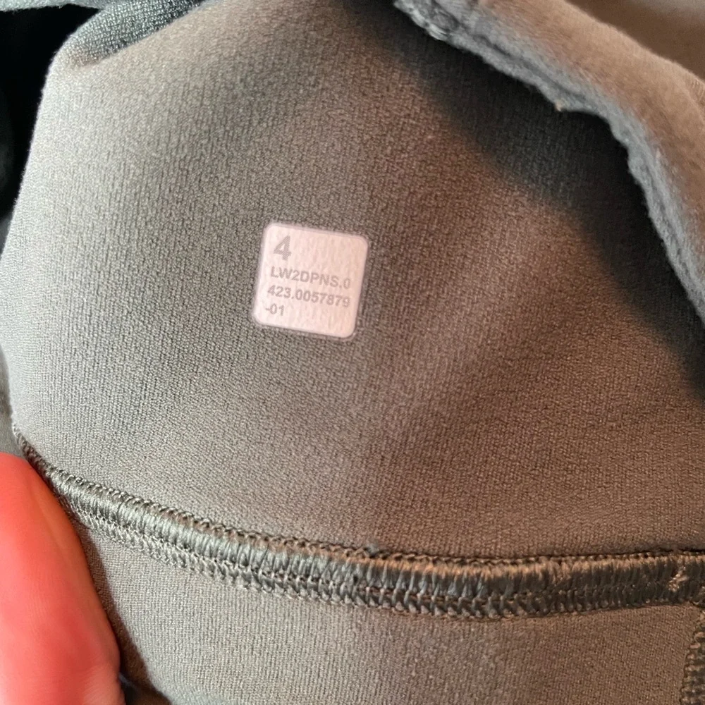 Lululemon Align V-Neck Bra *Light Support,‎ A/B Cup Dark Forest size 4